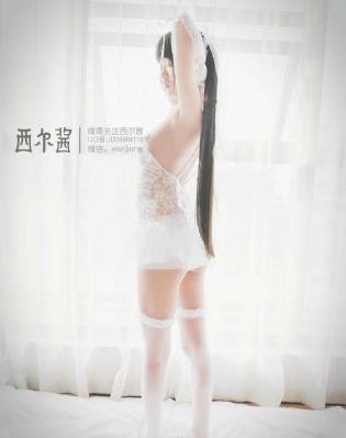 于子涵与摄影师的拍摄地点视频_高清在线观看完整版
